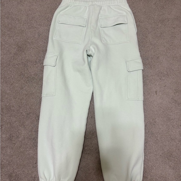 Aritzia Cargo Joggers in Soft Mint - Picture 2 of 4
